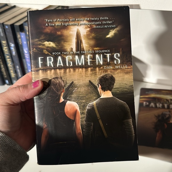 Dystopian Books - Picture 5 of 12